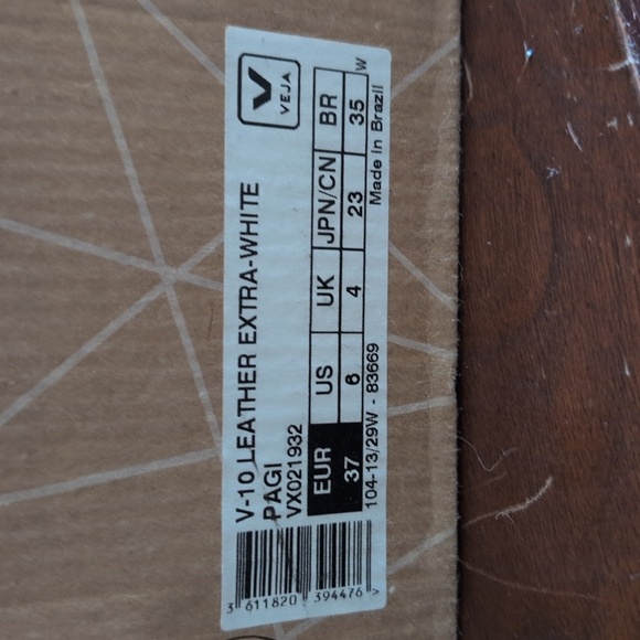 Veja sneakers White and metallic green size us 6 Euro 37 only worn 3x - Picture 3 of 7